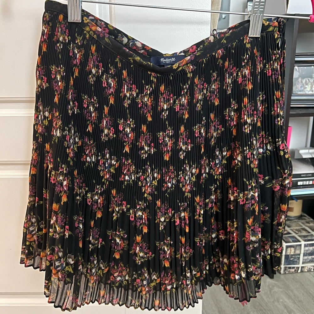 Madewell floral skirt, size 2.